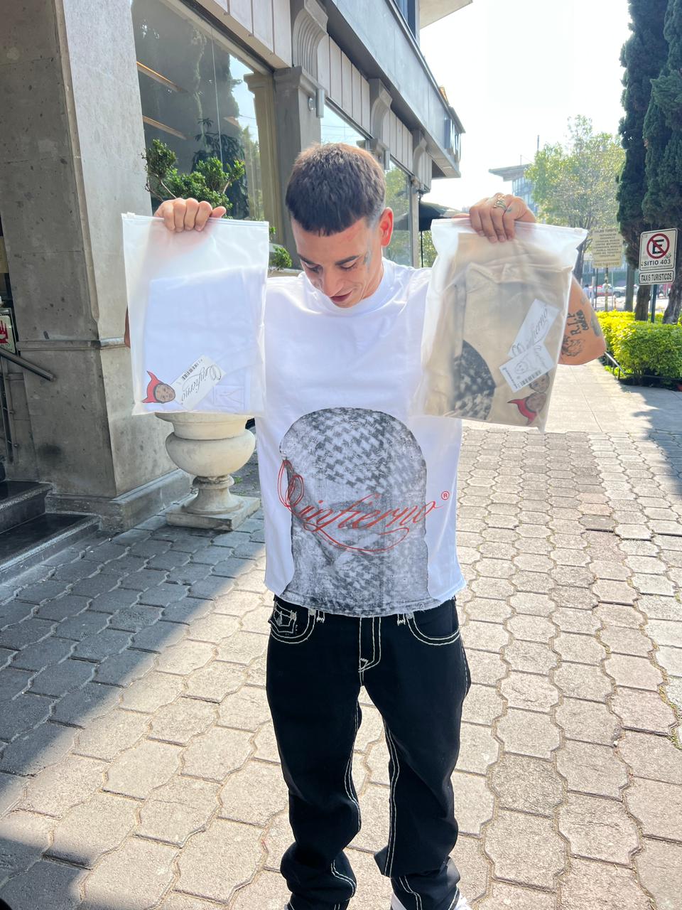 tee “homenaje” [infiernō]