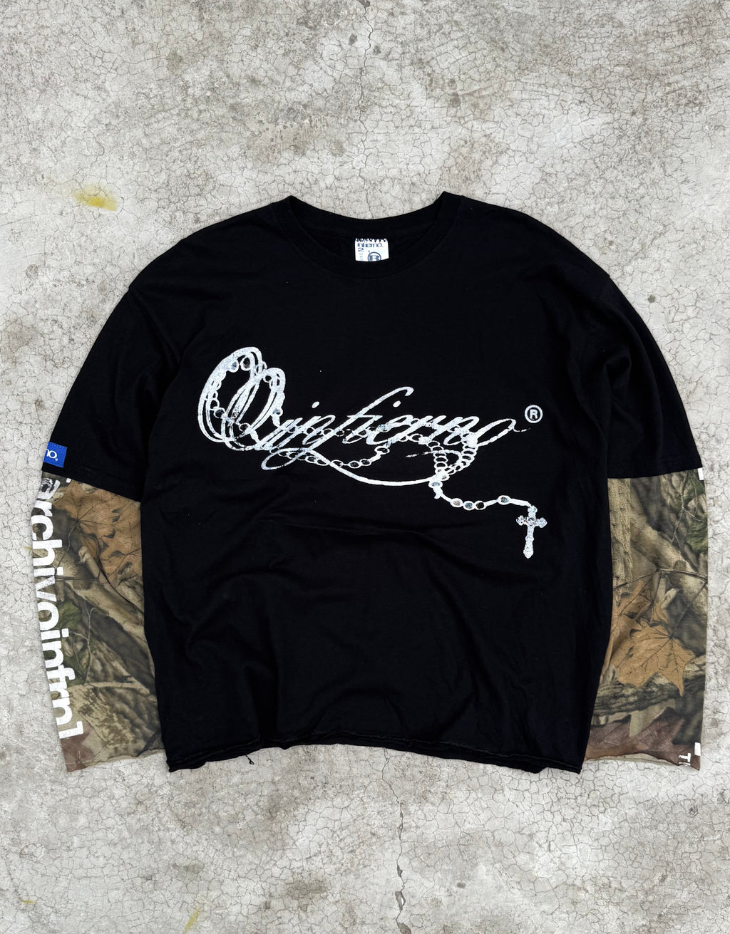 long sleeve [nø sūeltes tū fe]